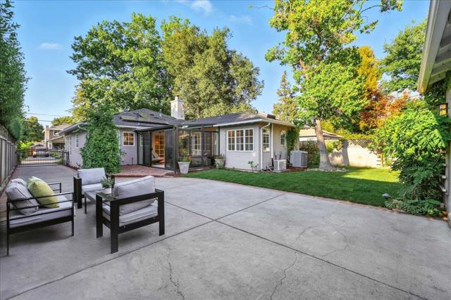 162 Del Monte Avenue, Los Altos CA: https://media.crmls.org/mediaz/cddd0d45-b76c-4002-907f-0883f32d8396.jpg