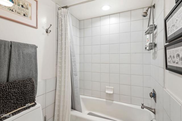 518 Lincoln Drive, Ventura CA: https://media.crmls.org/mediaz/cddd172a-b1f1-49bf-b24c-d73a9dd01410.jpg
