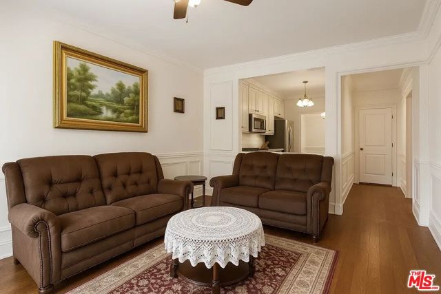 21620 Burbank Boulevard, Woodland Hills CA: https://media.crmls.org/mediaz/cddd4e18-78b3-4926-9bbf-077b8852bc7d.jpg