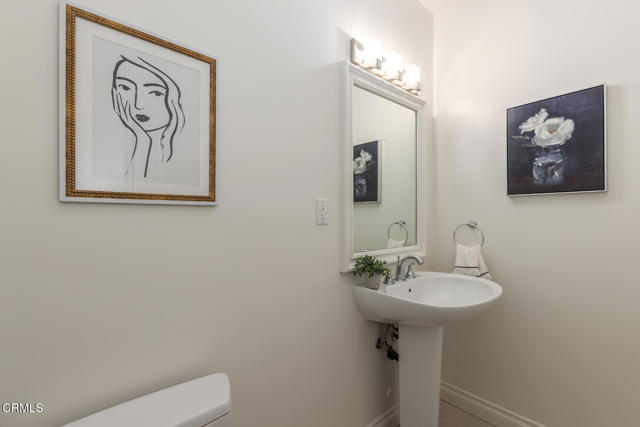 Detail Gallery Image 38 of 70 For 4926 Crown Ave, La Canada Flintridge,  CA 91011 - 3 Beds | 3/1 Baths