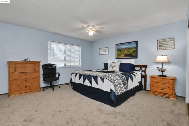 3215 Ohara Ave, Brentwood CA: https://media.crmls.org/mediaz/cdddf315-421f-4dc9-af8b-ded479d7570e.jpg