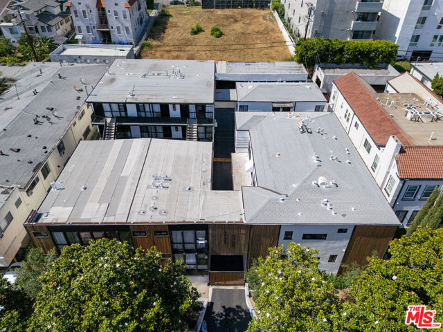 4723 Beverly Boulevard, Los Angeles CA: https://media.crmls.org/mediaz/cdde46f4-a376-41e8-b762-5ecef68086fa.jpg