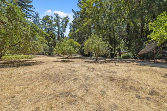 9925 Love Creek Road, Ben Lomond CA: https://media.crmls.org/mediaz/cddec45e-5c95-4eee-8640-c2d58d729a68.jpg