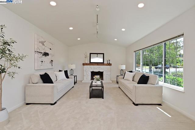 1492 Windsor Way, Livermore CA: https://media.crmls.org/mediaz/cddf2def-0312-4007-8fa0-3a254f2b8380.jpg