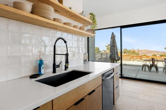 61004 Prescott Trail, Joshua Tree CA: https://media.crmls.org/mediaz/cddf5a6c-a5b0-47cd-b244-d44328d27737.jpg