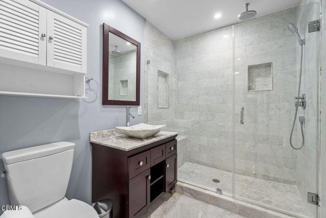 Detail Gallery Image 9 of 21 For 4242 Van Nuys Bld, Los Angeles,  CA 91403 - 3 Beds | 3 Baths