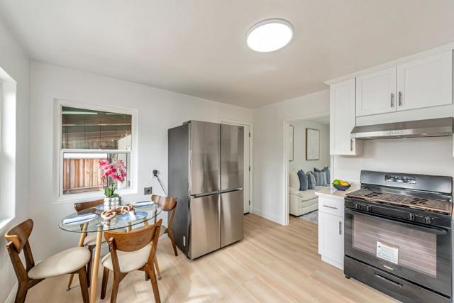 3972 Pepper Tree Lane, San Jose CA: https://media.crmls.org/mediaz/cde03b1a-6a17-4ff6-82fd-6b2e7987b557.jpg