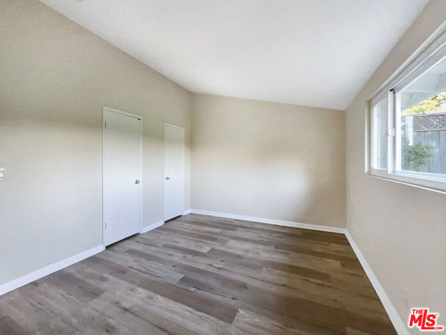 656 East Avenida De Los Arboles photo 6