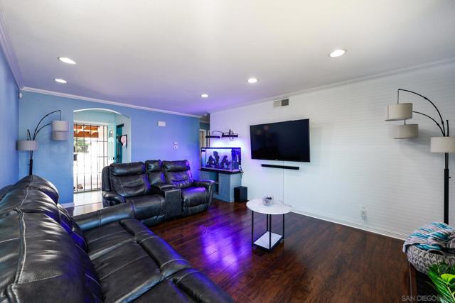 Image 10 of 52 For 8301 Blossom Hill Dr