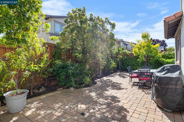 1656 Colchester St, Danville CA: https://media.crmls.org/mediaz/cde0a79d-cb13-46c6-bea4-7a45a97f40e0.jpg