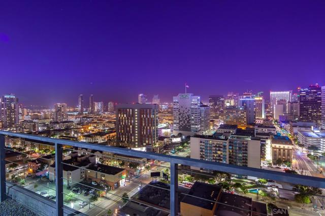 1080 Park Blvd, San Diego CA: https://media.crmls.org/mediaz/cde1f71b-bcb4-4146-a269-9981657143c9.jpg