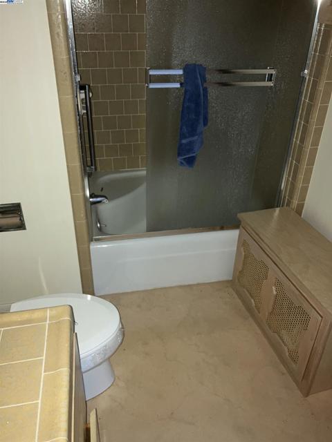 20521 Upper Hillview Dr, Sonora CA: https://media.crmls.org/mediaz/cde2bfad-125a-4864-86f2-bef675ff397b.jpg