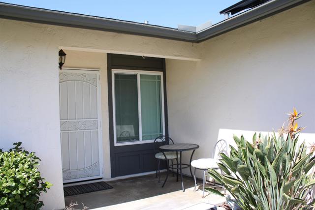564 Larchwood Drive, San Marcos CA: https://media.crmls.org/mediaz/cde32e44-25c7-42e2-bc1b-a1b8fb612ade.jpg