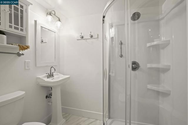 24 Ray Ct, Alamo CA: https://media.crmls.org/mediaz/cde34e8c-8383-4cb8-bdad-d6a9b32520db.jpg