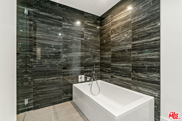 728 N Sweetzer Avenue, West Hollywood CA: https://media.crmls.org/mediaz/cde3e209-e15b-4a09-b648-7a59cfcfa010.jpg