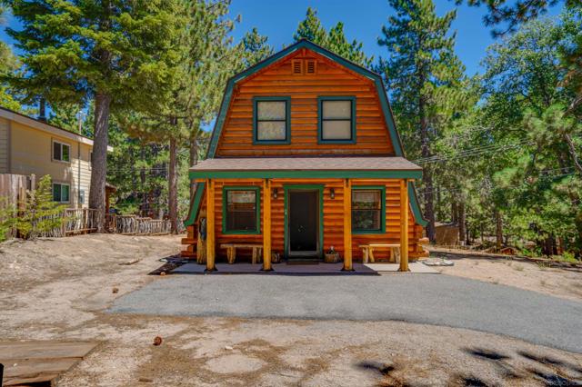 33382 Squirrel Dr, Green Valley Lake CA: https://media.crmls.org/mediaz/cde5a609-84a2-4b49-b253-d4c5a1271d5e.jpg