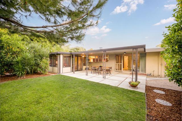 3129 Stelling Drive, Palo Alto CA: https://media.crmls.org/mediaz/cde5b319-3e35-4f1a-8bc3-7582f21ae6ba.jpg