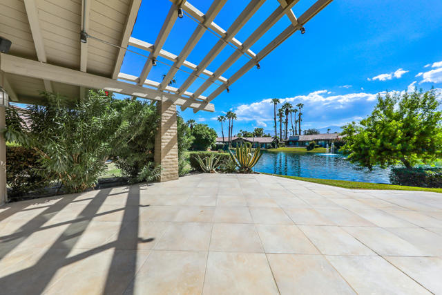 109 Deer Spring Way, Palm Desert, CA 92211