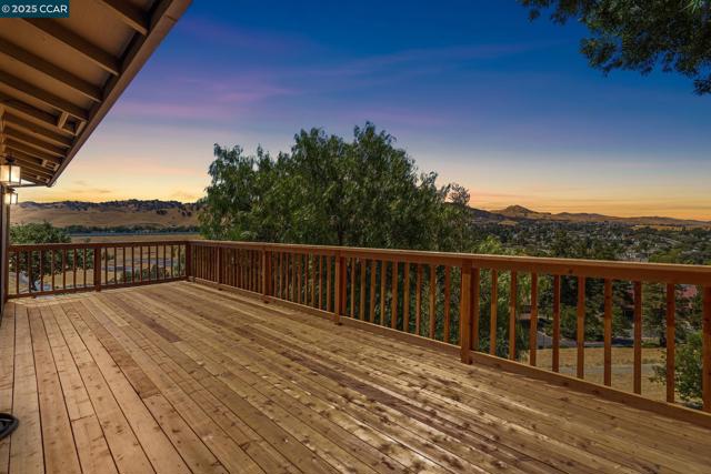 3513 Stone Pl, Antioch CA: https://media.crmls.org/mediaz/cde72b3d-6693-4b29-86f0-7b5841d8af5a.jpg