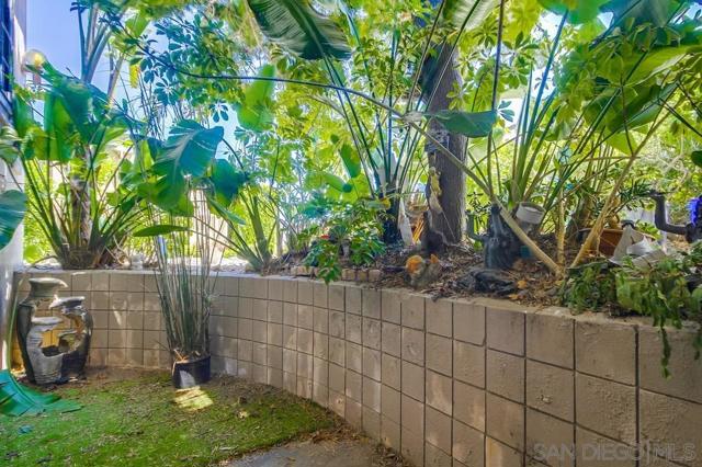 954 Harbor View Dr, San Diego CA: https://media.crmls.org/mediaz/cde7f021-8f1b-4da4-ad05-416ff5134908.jpg