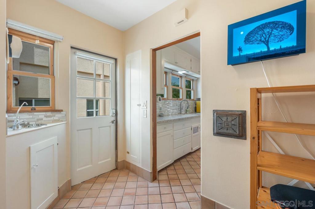 3576 Villa Terrace - photo 18