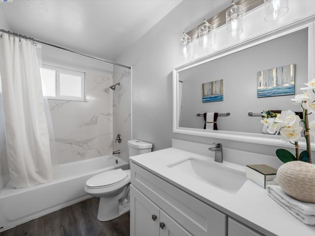 17914 Joseph Dr, Castro Valley CA: https://media.crmls.org/mediaz/cde8774a-5c54-43b3-8791-1f1e58a6adda.jpg