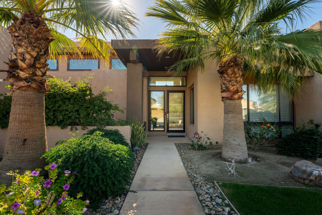 15 Via Montagna, Rancho Mirage CA: https://media.crmls.org/mediaz/cde87f87-3e81-4074-80fa-6c7dbc9533ae.jpg