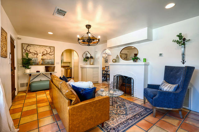 Living Room104L