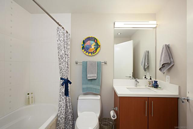 Image 34 of 56 For 325 7th Ave  212