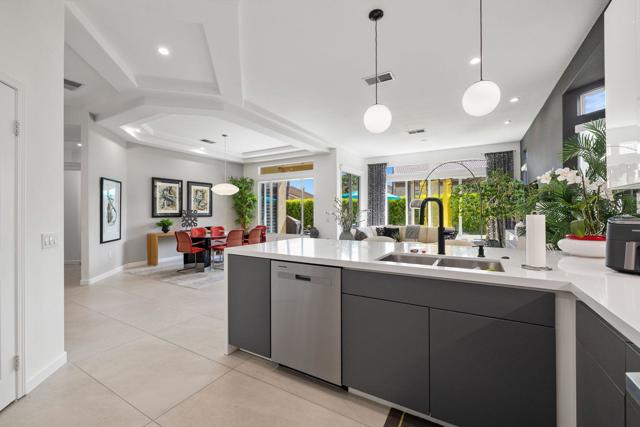 44718 Alexandria Vale, Indio CA: https://media.crmls.org/mediaz/cde90722-6838-4ca8-812e-5bc8c19a83fd.jpg