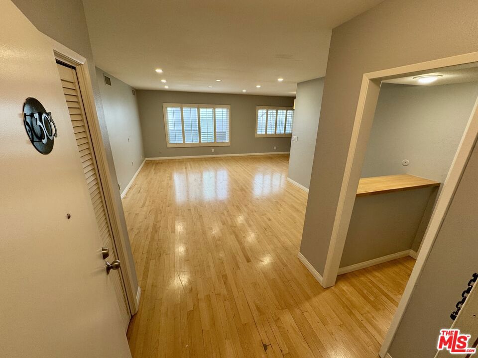 1250 N Kings Road #303