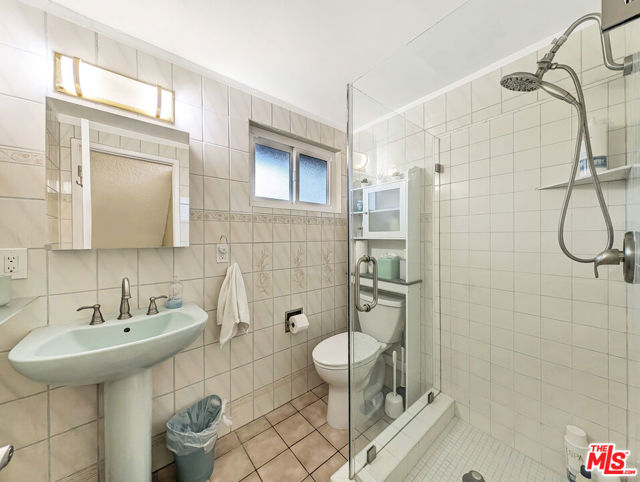 3308 Sparr Boulevard, Glendale CA: https://media.crmls.org/mediaz/cdea8443-ae23-4dfe-8204-be4fca8765ef.jpg