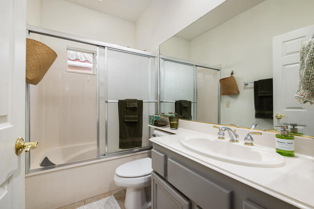 45595 Banff Springs Street, Indio CA: https://media.crmls.org/mediaz/cdeb7511-8d78-4bdd-8482-6bc19c00a983.jpg