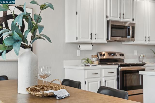 250 Ashley Circle, Danville CA: https://media.crmls.org/mediaz/cdebadd3-7eb5-4d3e-b594-4ef8f7377c0d.jpg