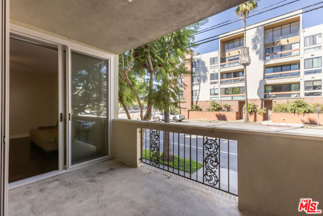 Drew Fenton | 11970 Montana Avenue Los Angeles CA | MLS: 7465489 Drew Fenton | 11970 Montana Avenue Los Angeles CA | MLS: 7465489