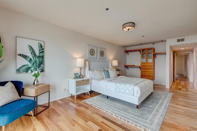933 Shoreline Drive, Alameda CA: https://media.crmls.org/mediaz/cded7a16-a473-4935-9703-b190df232619.jpg