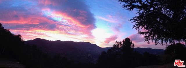 21227 Colina Drive, Topanga CA: https://media.crmls.org/mediaz/cdede95d-05fa-4fbb-a011-a46f782e8634.jpg
