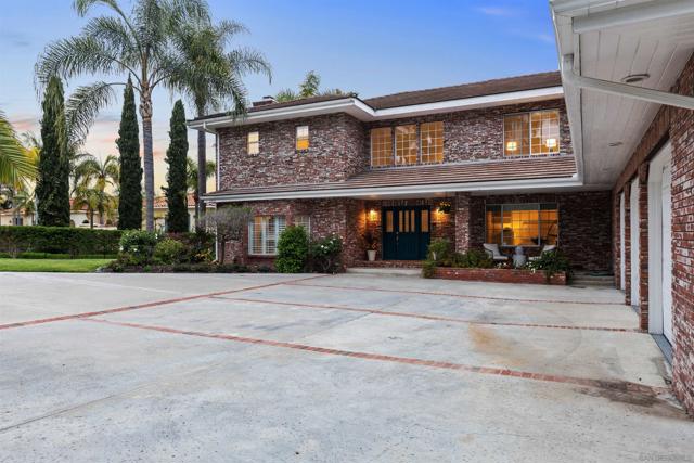 2610 Acuna Ct, Carlsbad CA: https://media.crmls.org/mediaz/cdee101b-ce98-4a2e-9a26-b09ad1001de5.jpg