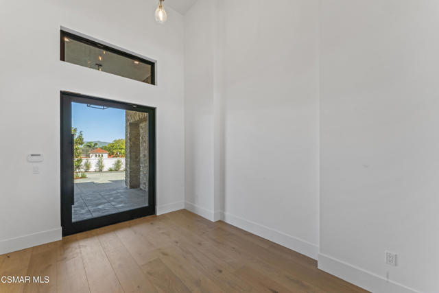 Image 10 of 93 For 532 Corte Corrida