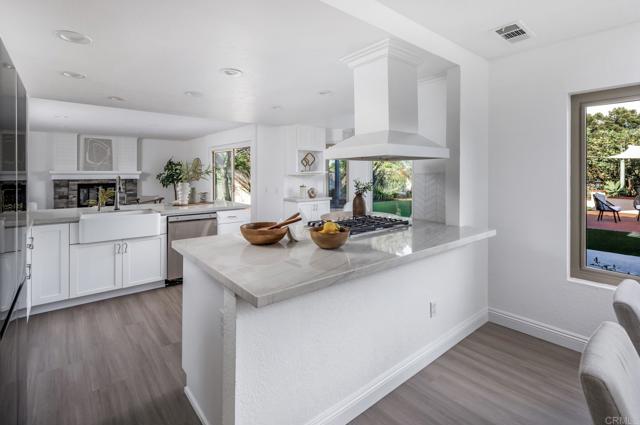 Detail Gallery Image 8 of 30 For 385 via Montanosa, Encinitas,  CA 92024 - 4 Beds | 2/1 Baths