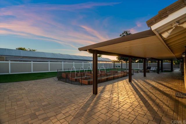 Detail Gallery Image 12 of 64 For 13815 Hilldale Rd, Valley Center,  CA 92082 - 5 Beds | 4/1 Baths