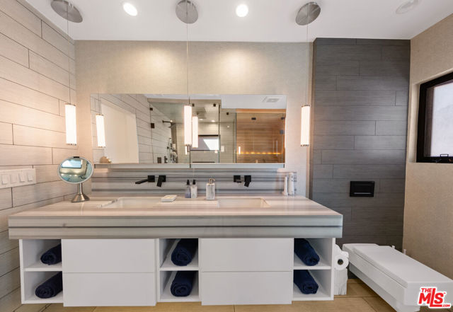 3144 Corda Drive, Los Angeles CA: https://media.crmls.org/mediaz/cdefb254-07e9-4daf-b6d2-568b834da509.jpg