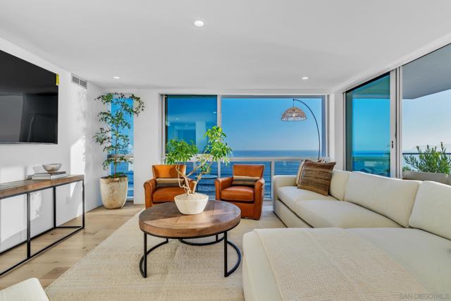 1830 Avenida Del Mundo, Coronado CA: https://media.crmls.org/mediaz/cdf013b5-60e2-4d03-8f1b-e503bc208f7e.jpg