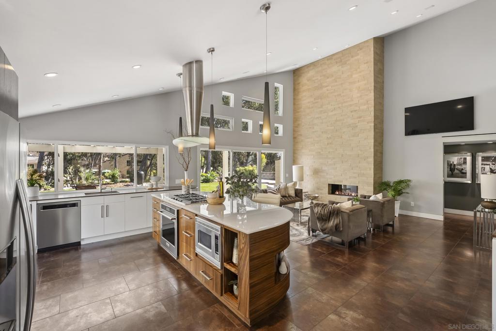 MLS #250036345SD img 15