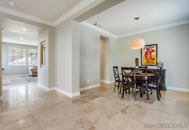 425 Camino Hermoso, San Marcos CA: https://media.crmls.org/mediaz/cdf071f4-3574-41ae-8d87-154e68ab837f.jpg