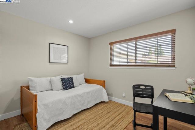 7412 Birkdale Dr, Newark CA: https://media.crmls.org/mediaz/cdf095d6-2651-4076-a7c6-2fb9587cace3.jpg