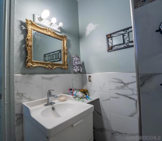 1839 20th St, Los Angeles, California 90007, 2 Bedrooms Bedrooms, ,1 BathroomBathrooms,Single Family Residence,For Sale,20th St,240023951SD