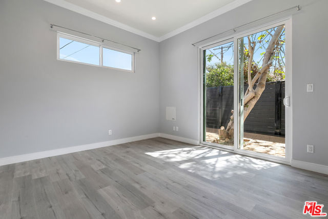 21037 Costanso St, Woodland Hills CA: https://media.crmls.org/mediaz/cdf10ed9-7036-473c-b47a-bab0383df069.jpg