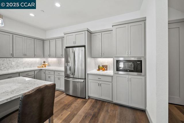 44 Analisa Ln, Walnut Creek CA: https://media.crmls.org/mediaz/cdf111bf-bbb4-44b8-a5f1-cf05f13de95f.jpg