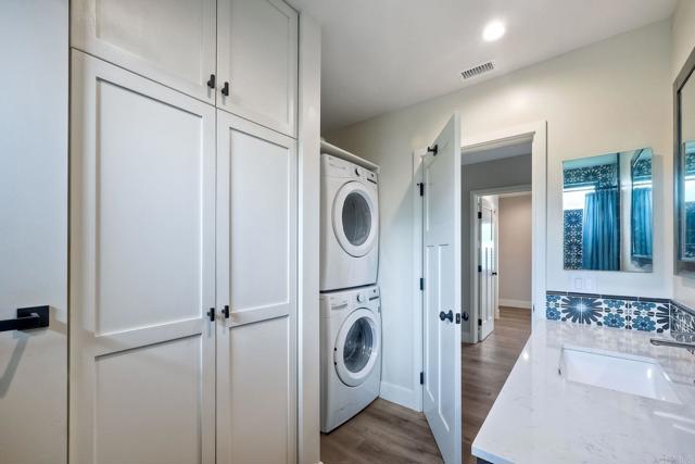 605 Morse Street, Oceanside CA: https://media.crmls.org/mediaz/cdf12ff6-f942-4fdf-b691-602e6218f533.jpg